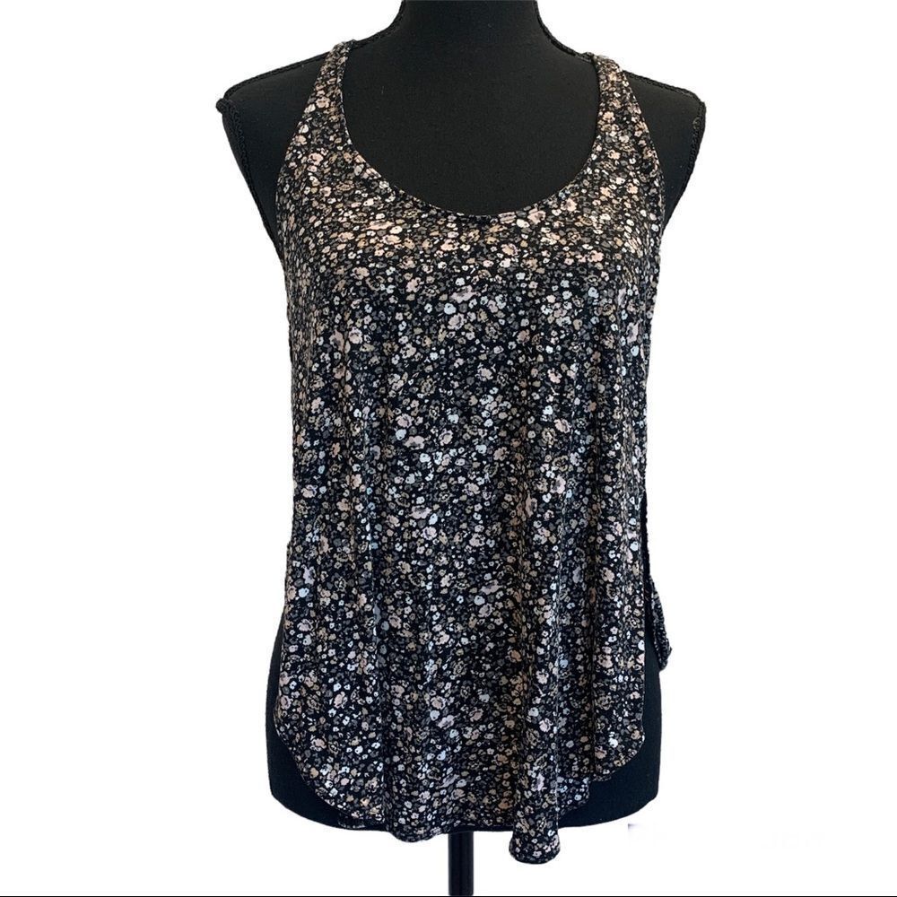 𝅺ARITZIA Wilfred black floral camisole tank top Sz M